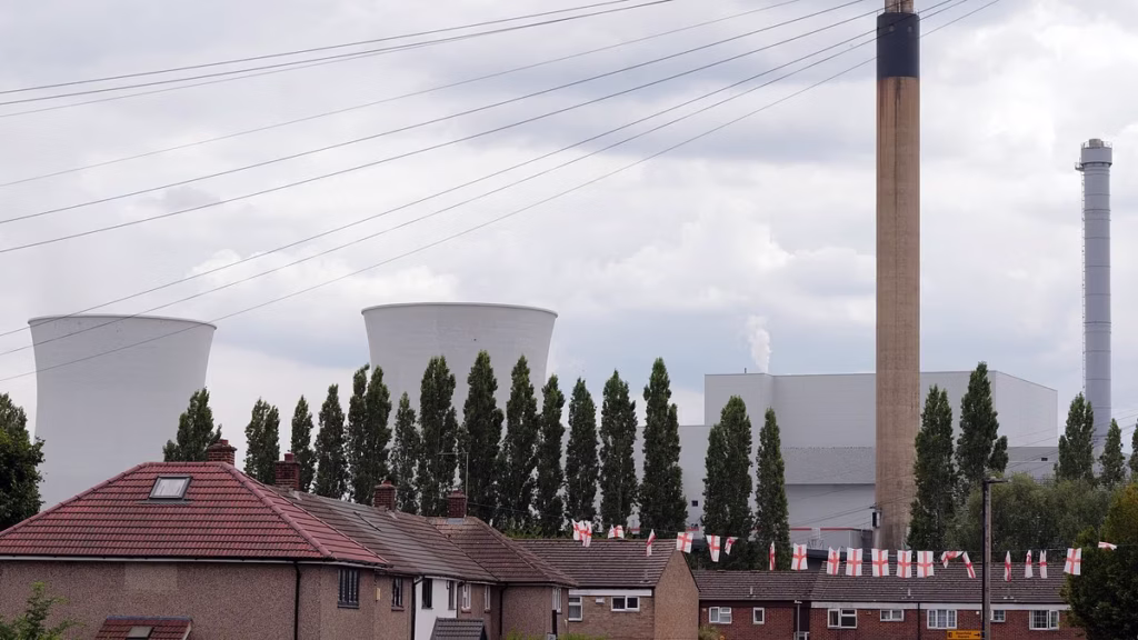 Life in Britain’s data centre capital: Constant humming, a straining energy grid and temperatures ‘2C higher’ thanks to 30 sites over one square mile